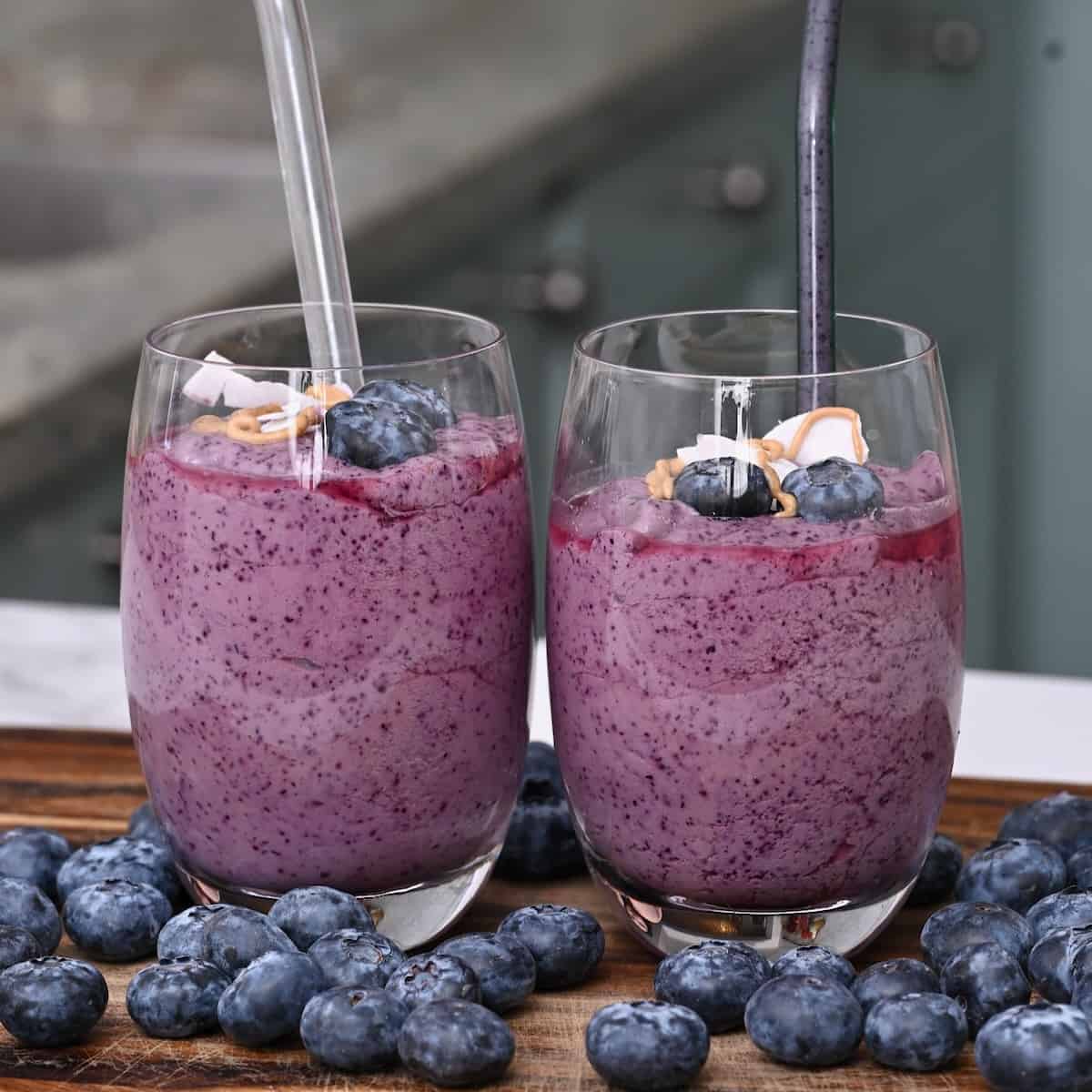 Blueberry Smoothie (Recipe)