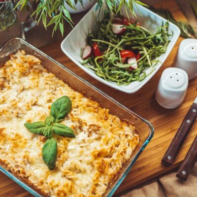 Baked pasta with onions and cheese - foodglut.com