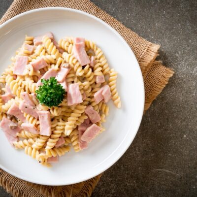 Pasta with ham - foodglut.com