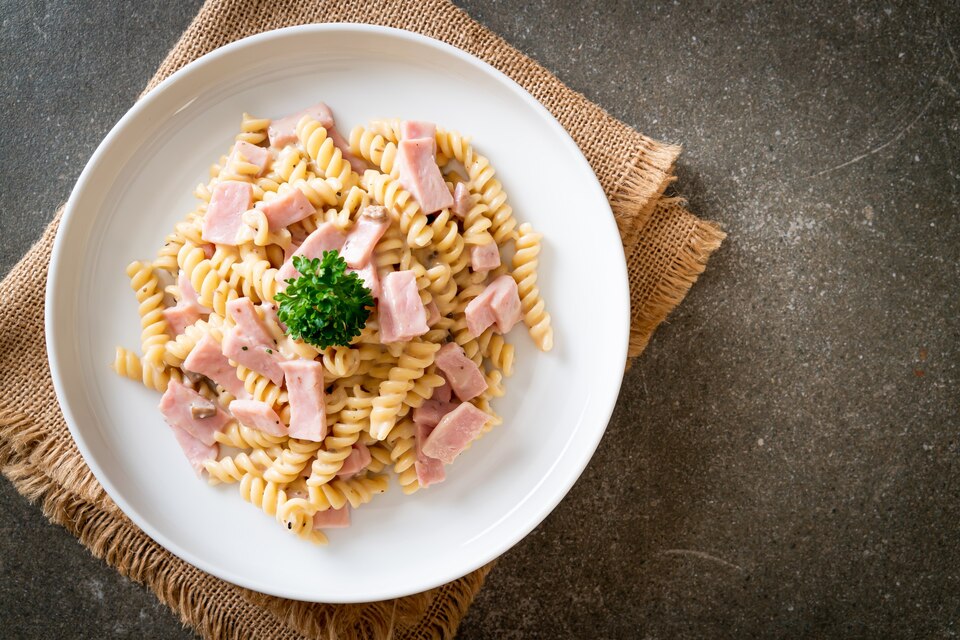 Pasta with ham